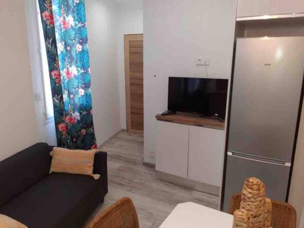 Le Studio D'Auguste- Coeur De Nimes-Chaleureux-Emplacement Ideal Buitenkant foto